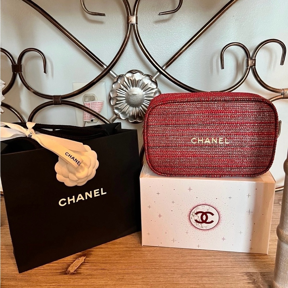 Chanel makeup Bag with box/gift bag and ribbon